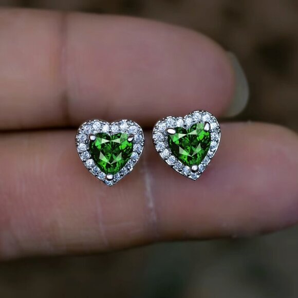 NEW 14k White Gold Emerald Diamond Earrings Heart Stud Earrings - Picture 1 of 6